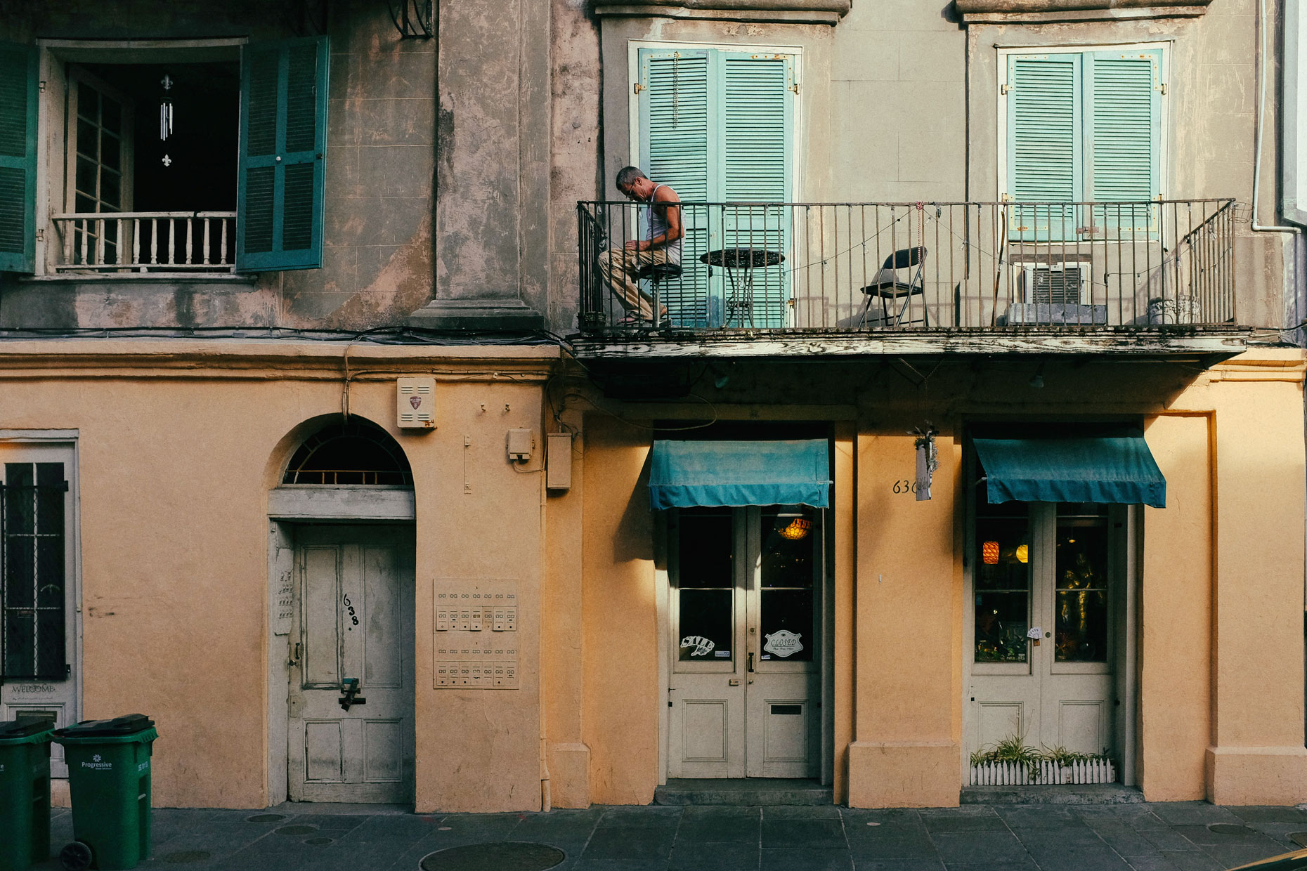 Street scene in New Orleans by photographer Kevin Brown