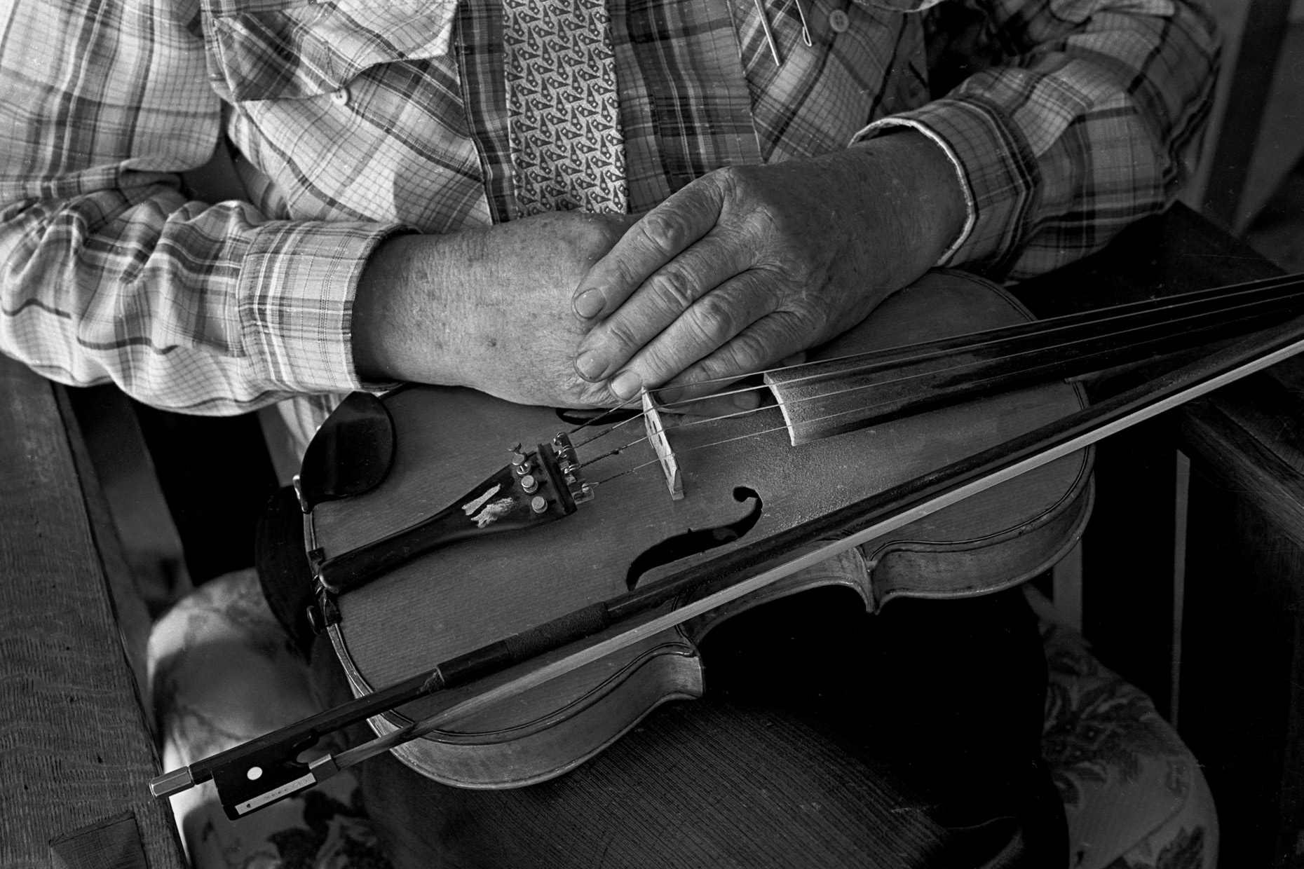 Tony Thomas violin maker in Hugo, OK by Kevin Brown